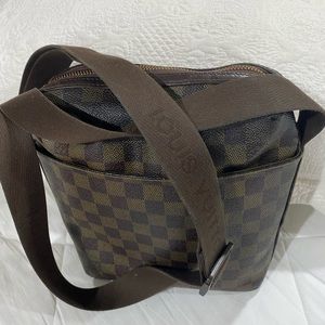 AUTHENTIC LOUIS VUITTON DAMIER CROSSBODY